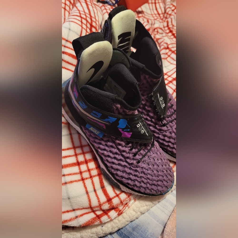 Kids sneakers